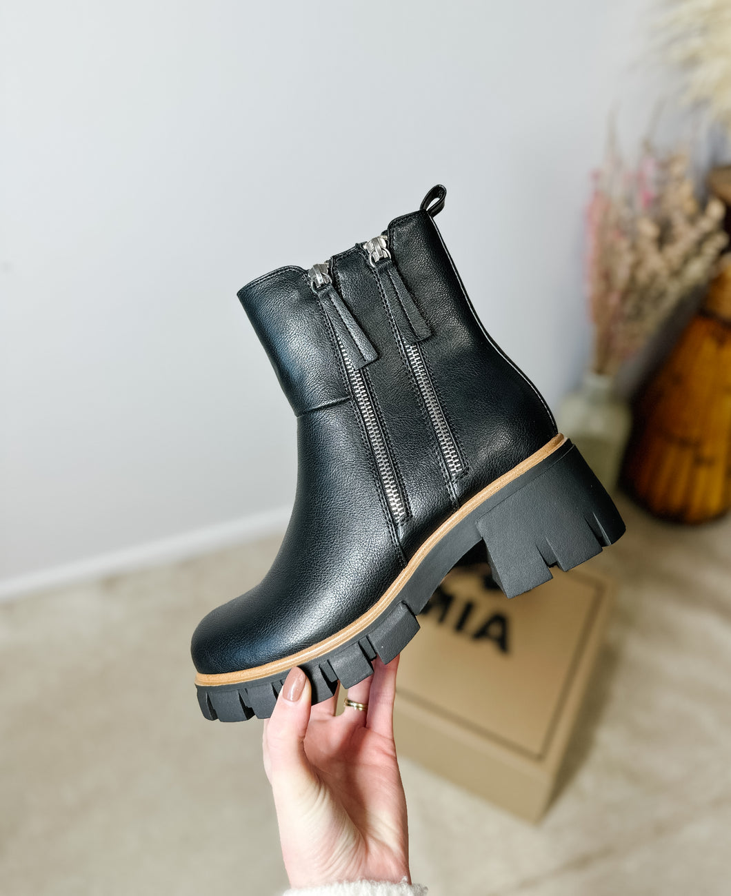 The Rohen Boot by MIA
